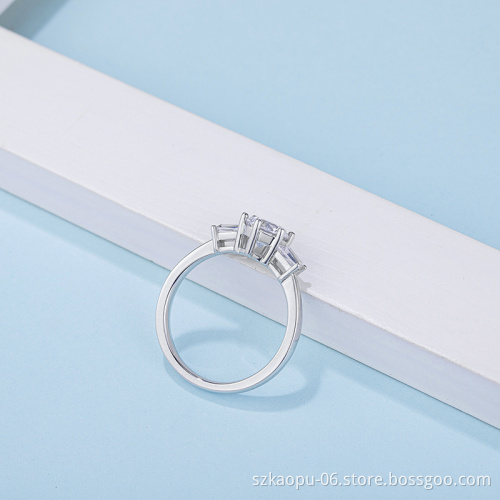 Classic 925  Pure Silver Ring Moissanite Jewelry With Six-prong Created Diamond Luxury Accessory  With Good Quality For Women